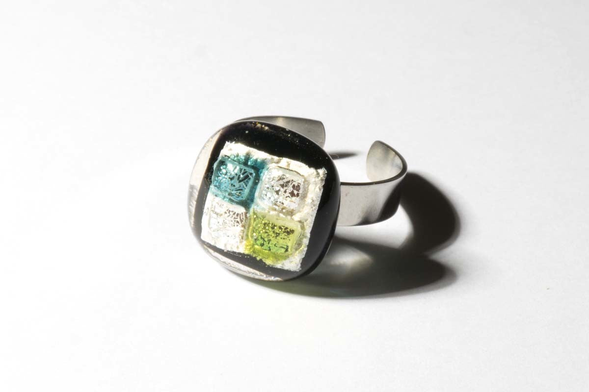 Ring mit Glasstein Blau Grün Fusing