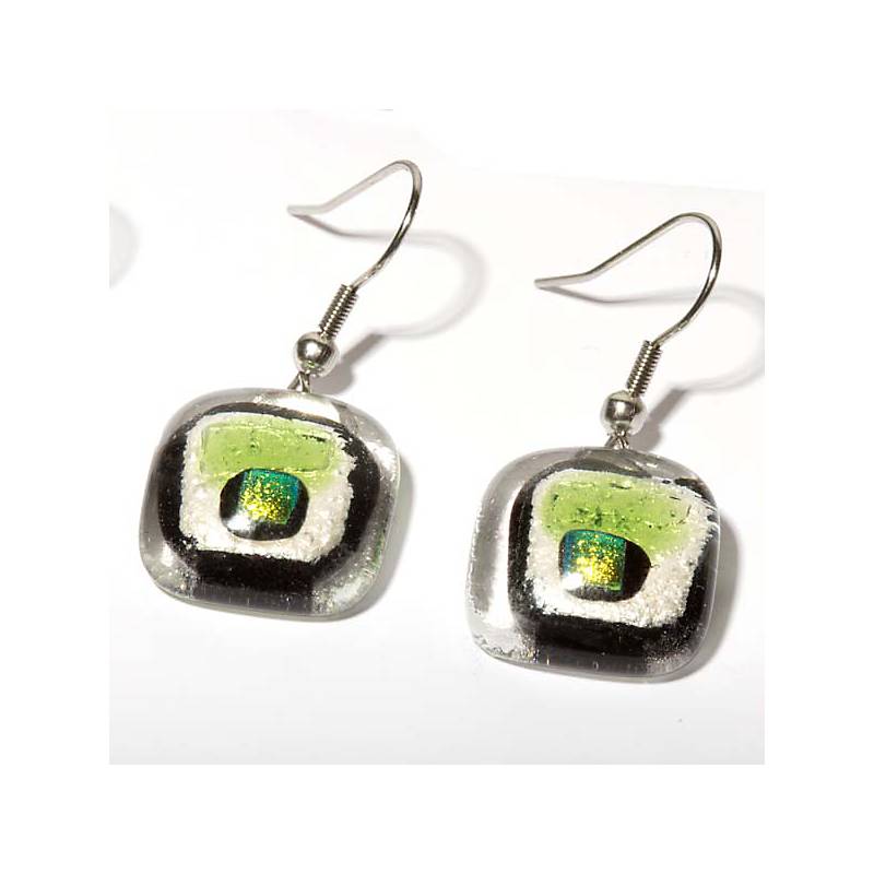 Ohrringe mit Glasstein weiß Grün Fusing