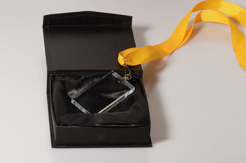 Glas-Medaille Rechteck Pokal inkl Band und Verpackung