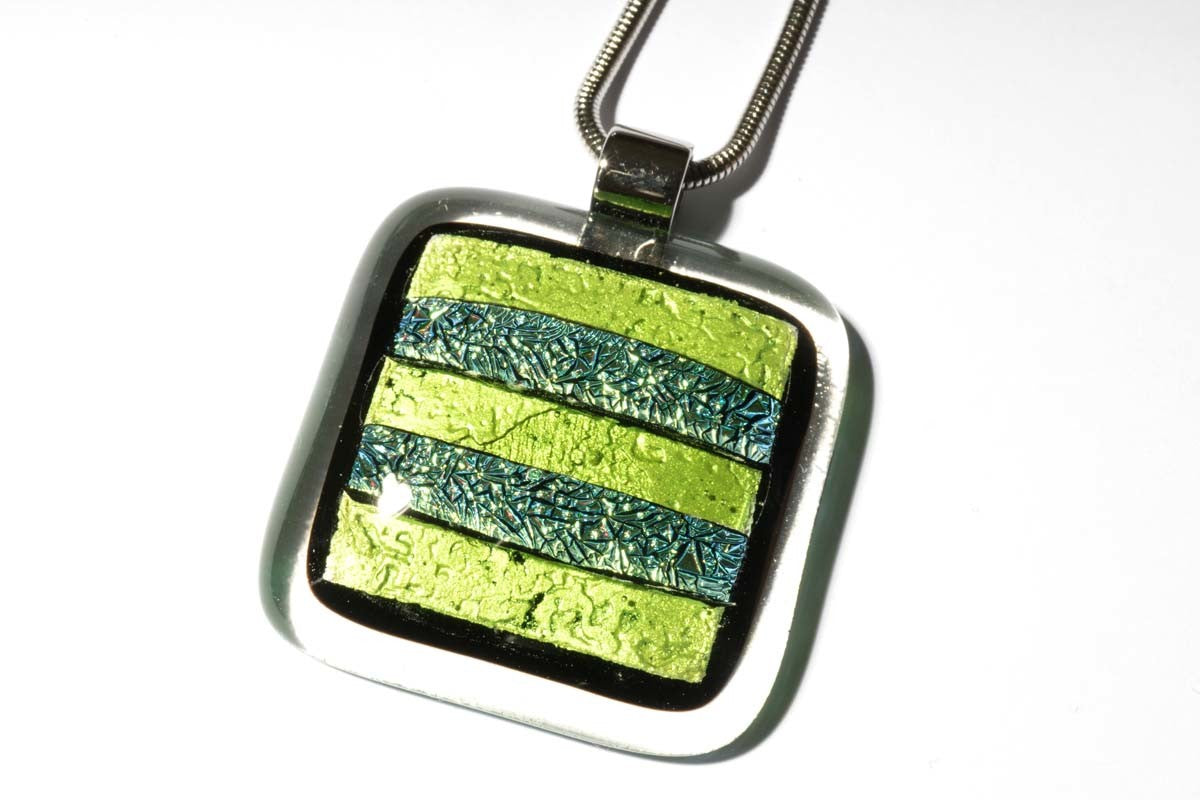 Halskette eckig mit Glasanhänger Green Fusing (Edelstahlkette)