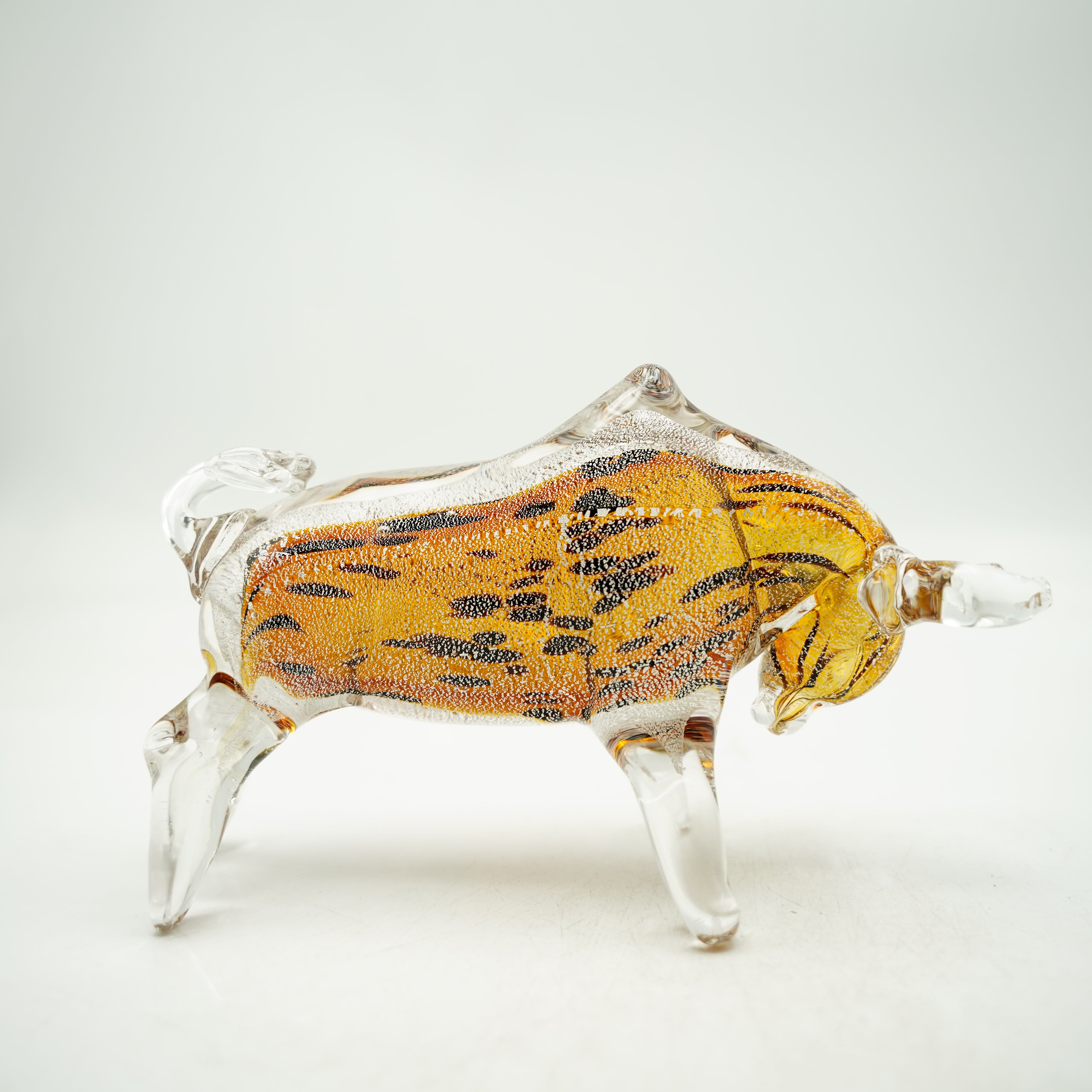 Glasfigur Stier Höhe ca. 10,5cm/Länge ca. 21,5cm Hellbraun/Gelb/Amber Handarbeit