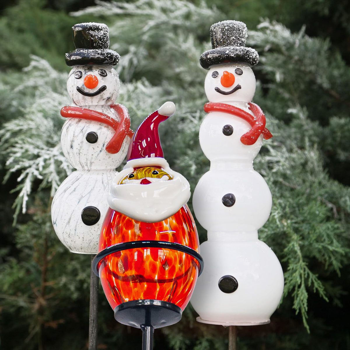 Glas Weihnachtsmann Rot/Weiß/Schwarz Höhe ca. 15cm, Gartendeko mit Sol