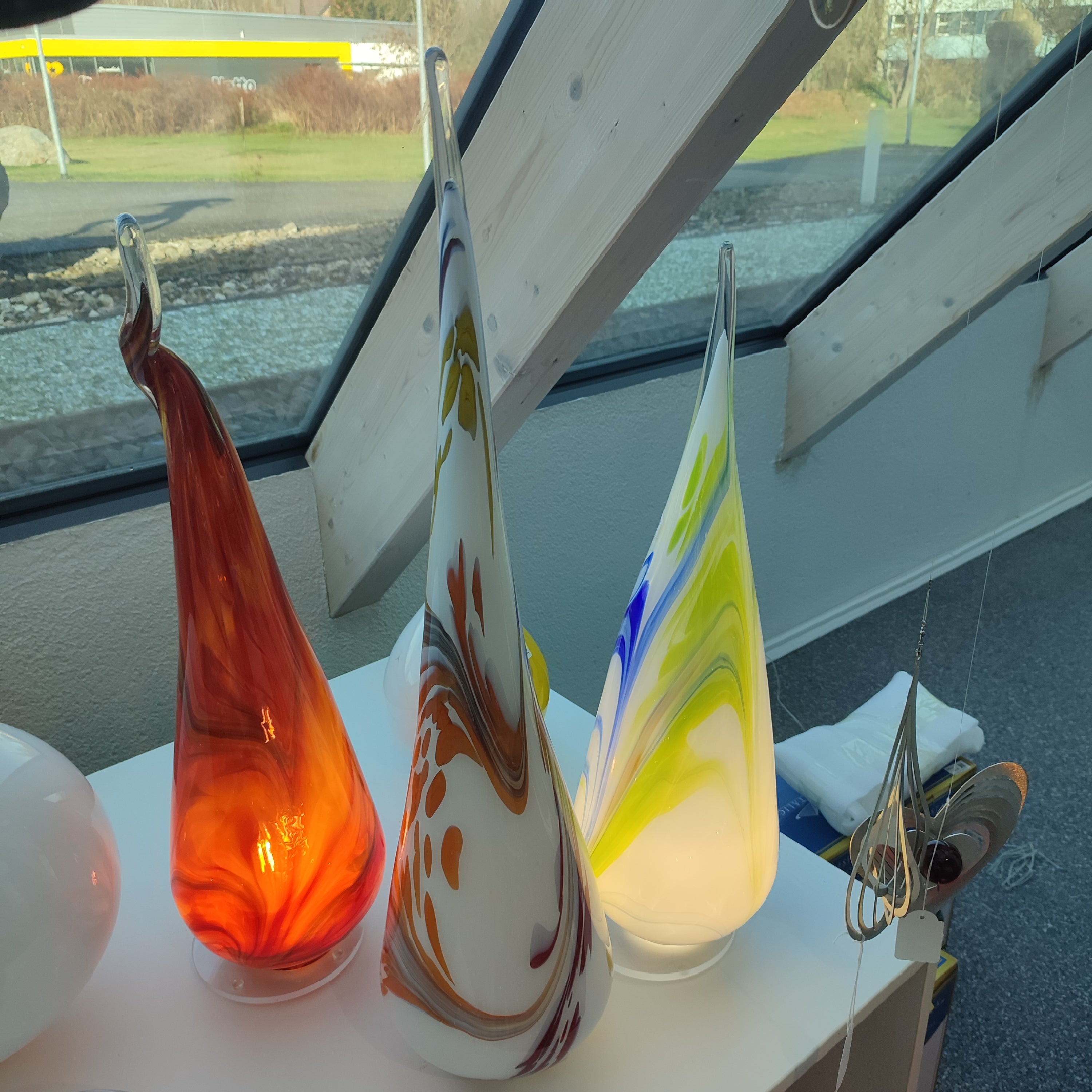 Handgefertigte Tischlampe, Höhe ca. 76 - 80cm