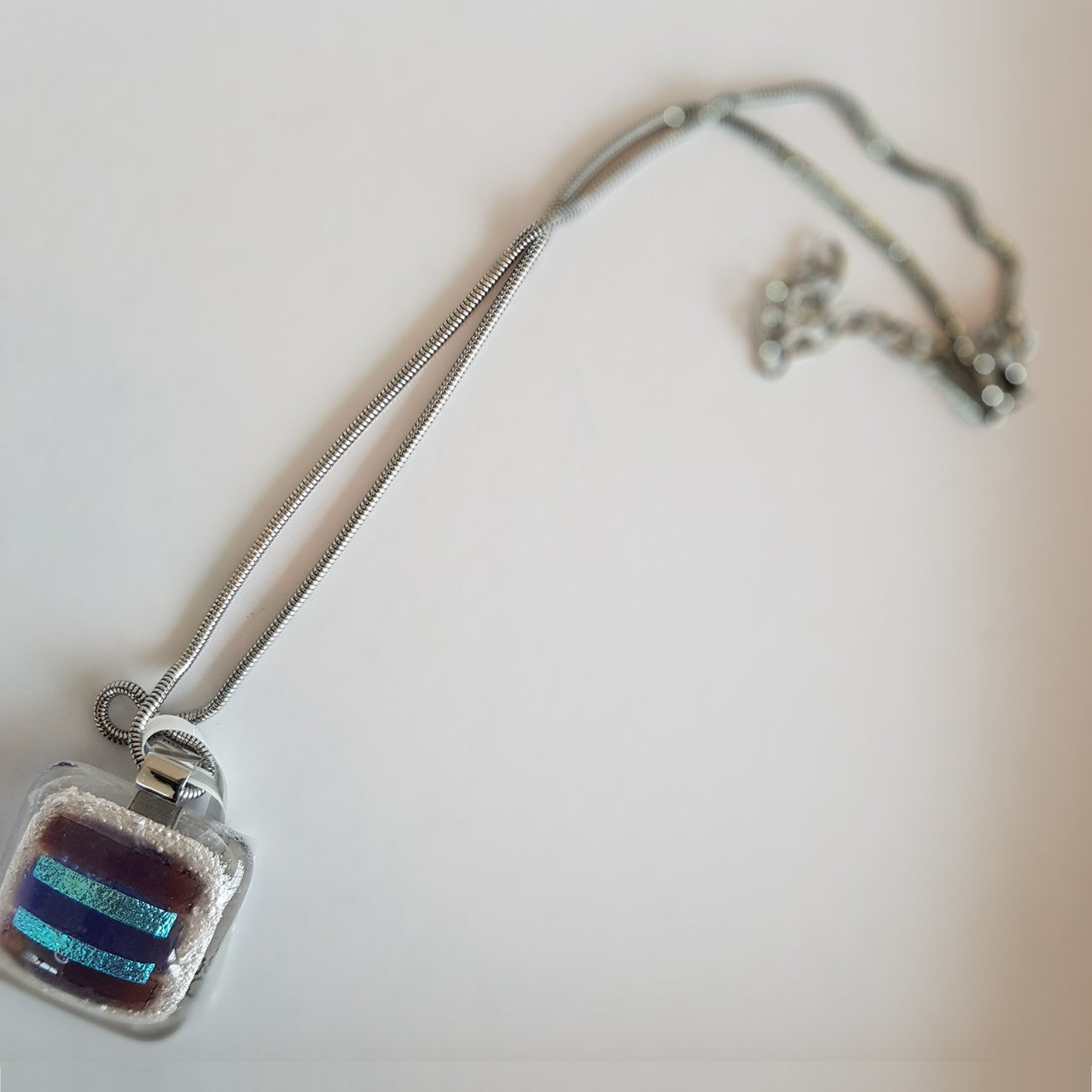 Halskette eckig mit Glasanhänger Lila Blau Fusing (Edelstahlkette)