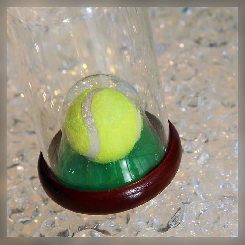 Geschenkflasche Tennisball Präsent 350 ml
