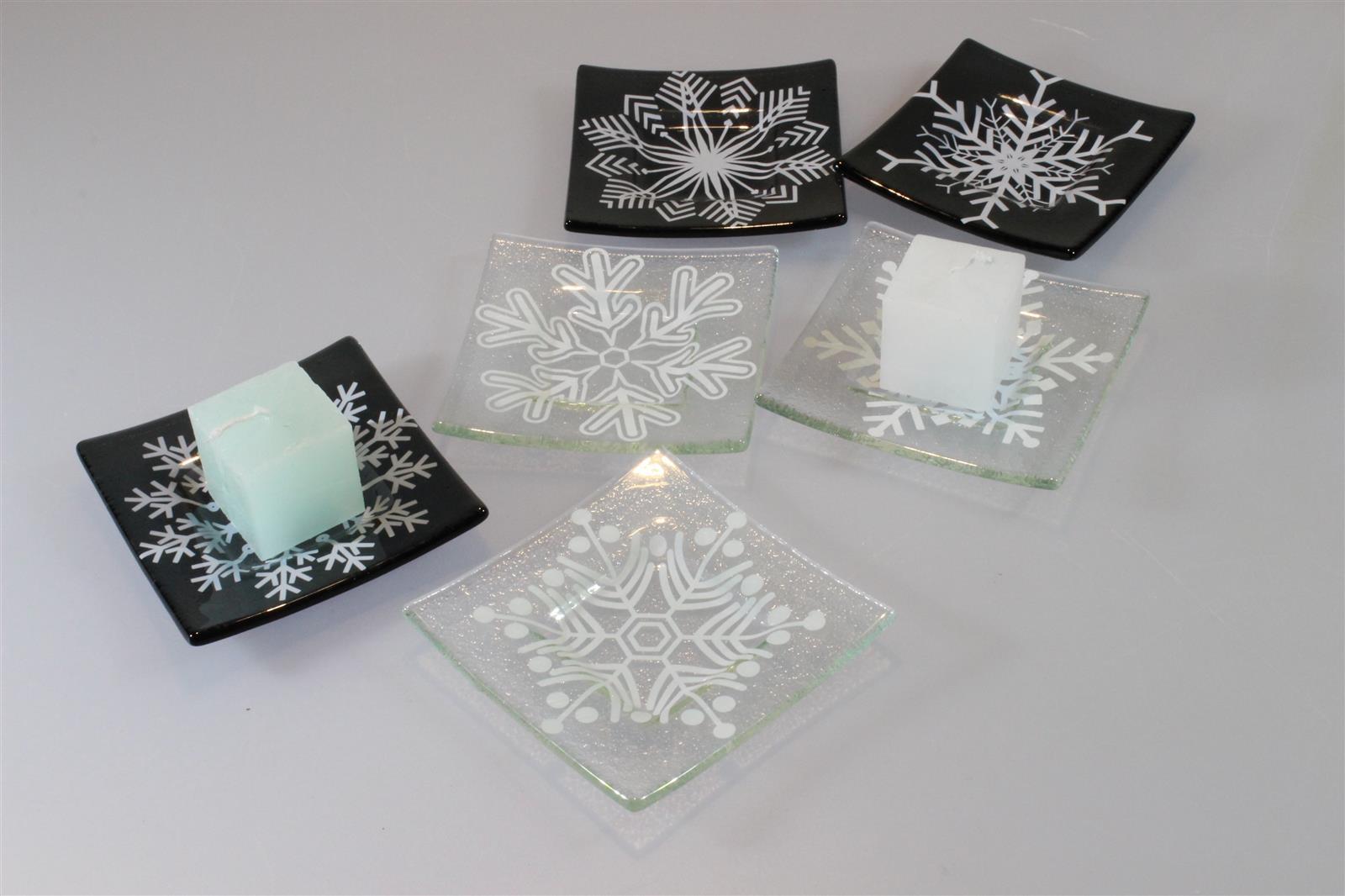 Glasteller Schale Tischdeko Transparent mit Schneeflocken Weiß Fusing Glas ca. 10x10cm Handmade